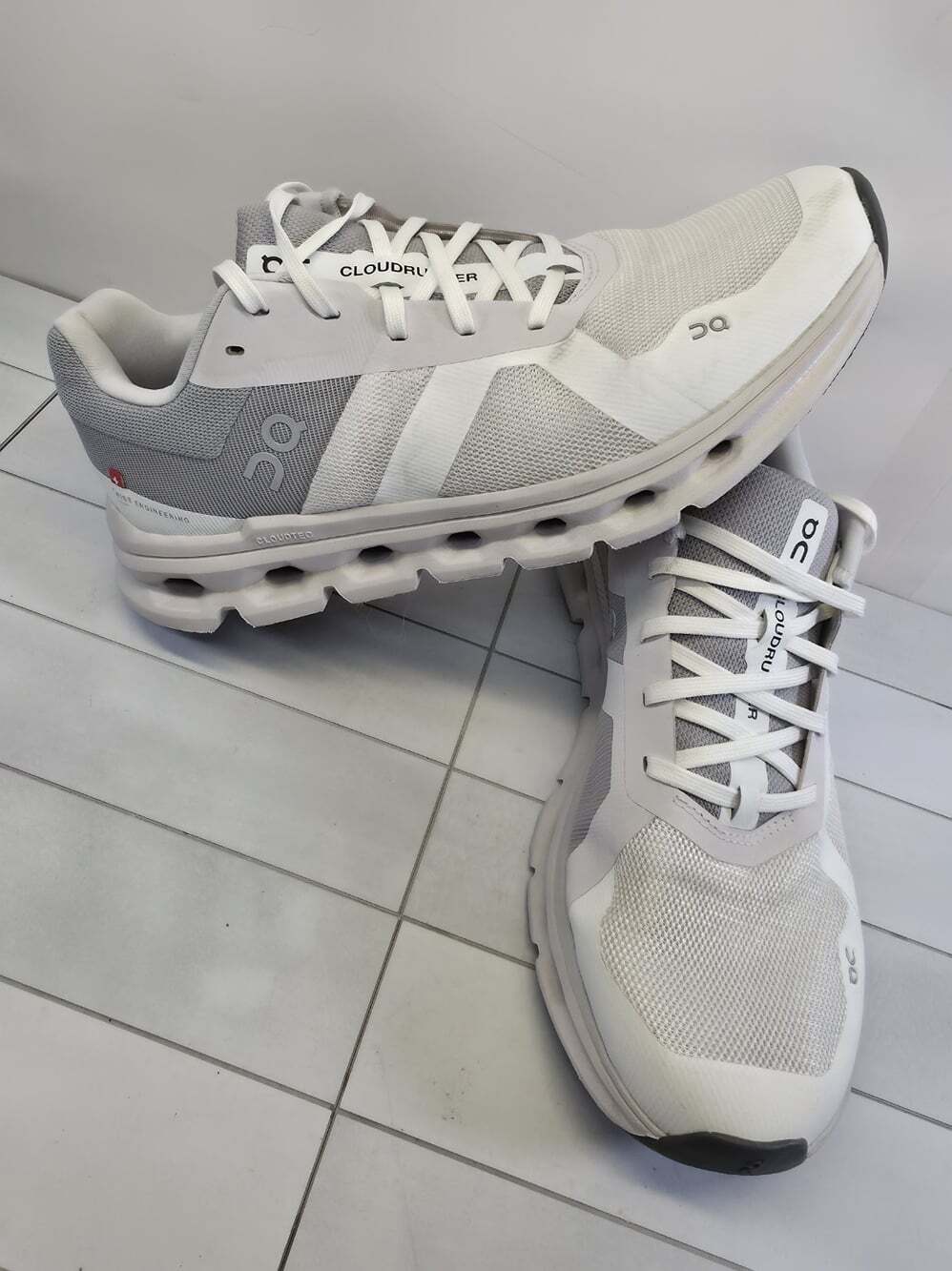 On Cloud Women's Cloudrunner Gray Running Shoe Sz 9.5